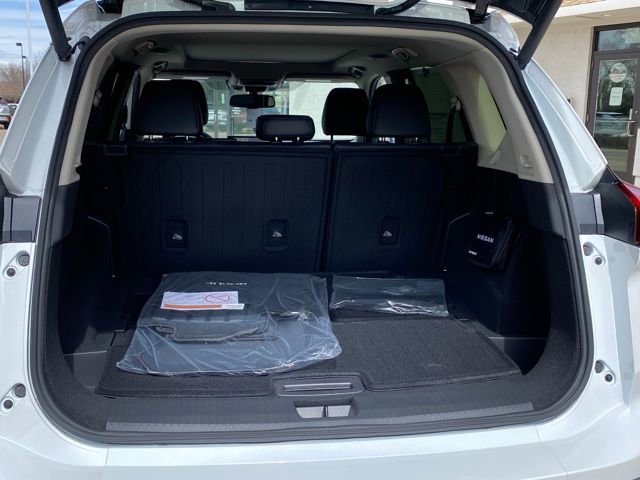 New 2026 Nissan Rogue Platinum image 25