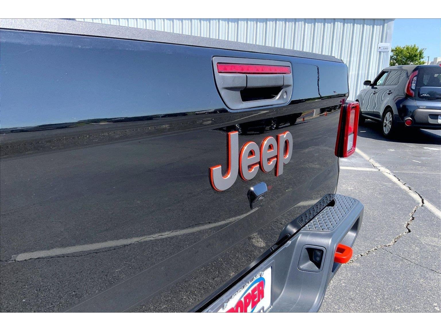 Used 2021 Jeep Gladiator Mojave w/ Cold Weather Group AWD/4WD image 30