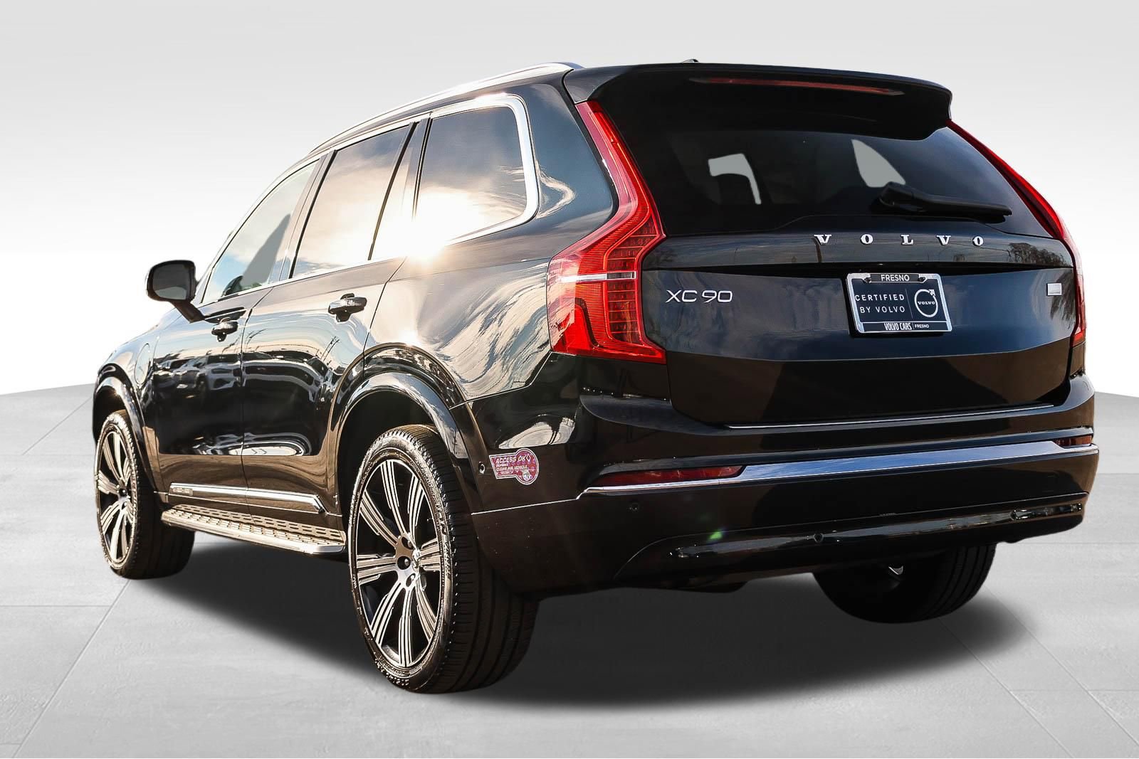Used 2024 Volvo XC90 T8 Ultimate w/ Protection Package Premier image 8