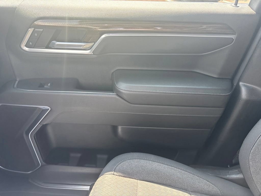 Used 2022 Chevrolet Silverado 1500 LT AWD/4WD image 23