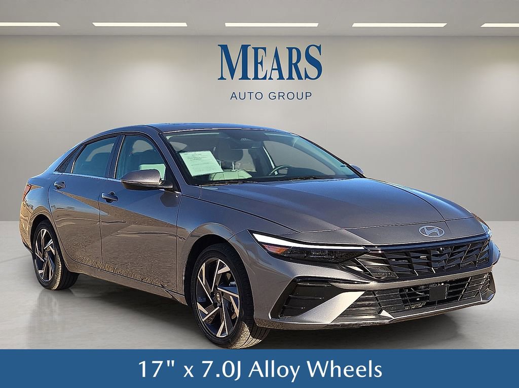 Used 2025 Hyundai Elantra Limited image 8