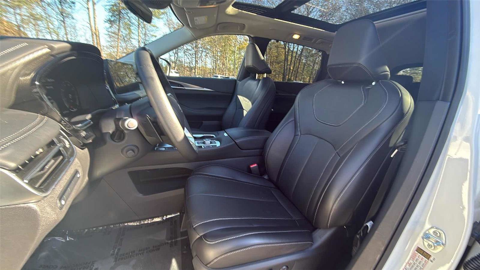 Certified 2025 INFINITI QX60 Luxe w/ Cargo Package image 11