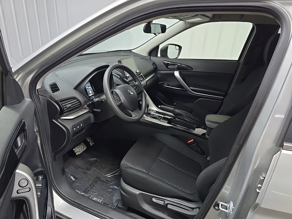 Used 2024 Mitsubishi Eclipse Cross LE AWD/4WD image 28