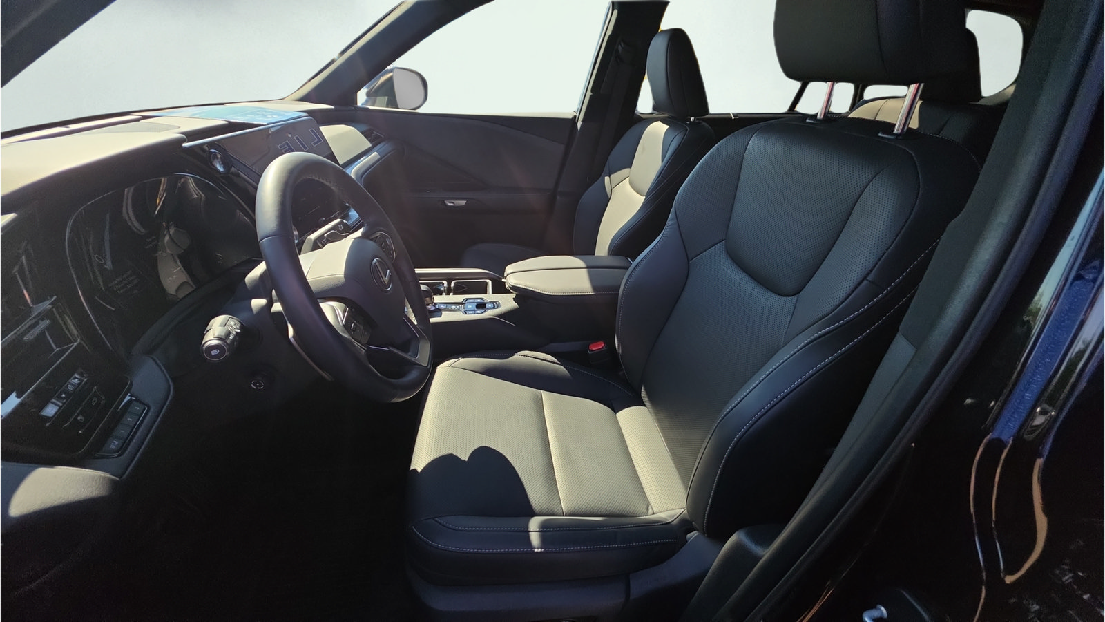 Used 2024 Lexus TX 350 AWD w/ Captains Chair Package image 18