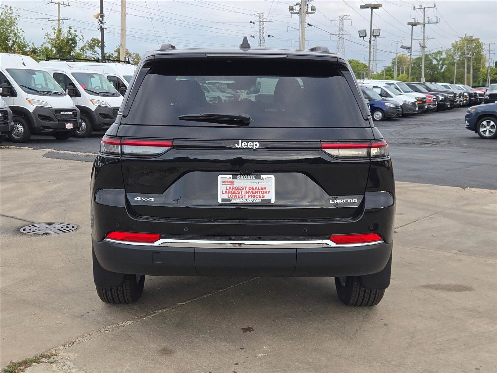 New 2025 Jeep Grand Cherokee Laredo w/ Luxury Tech Group I image 15