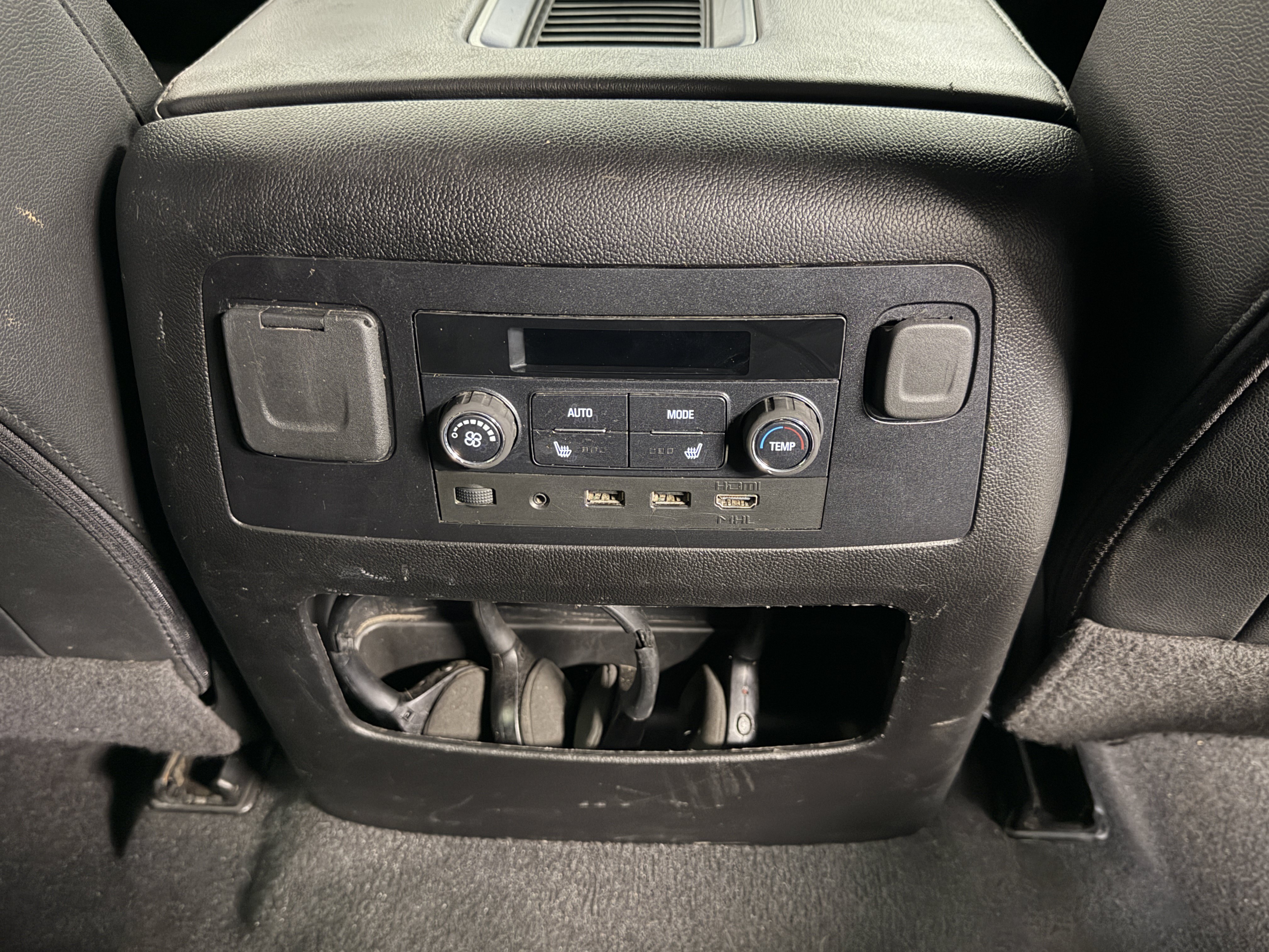 Used 2020 Chevrolet Tahoe Premier AWD/4WD image 25
