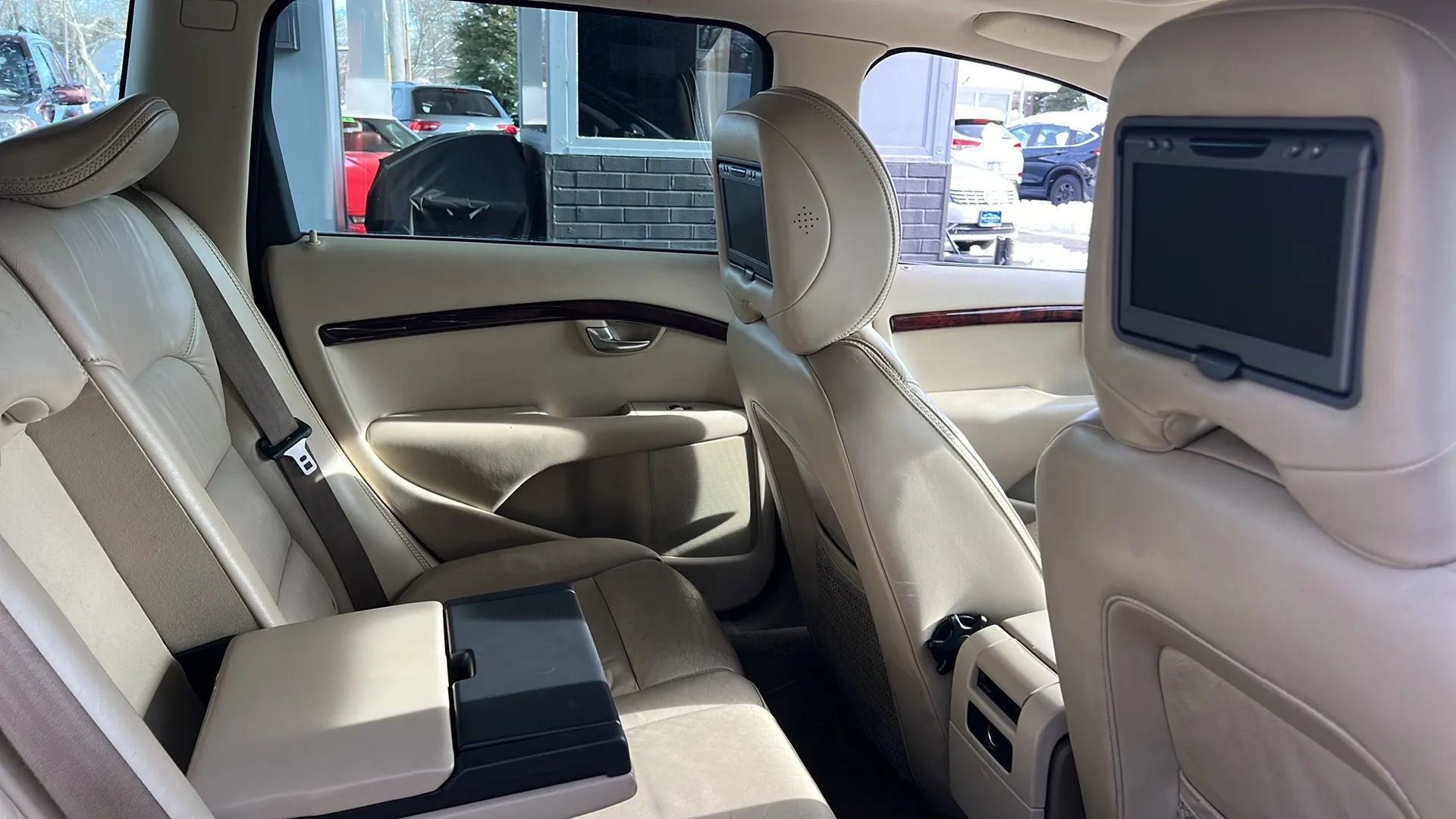 Used 2008 Volvo XC70 3.2 image 26