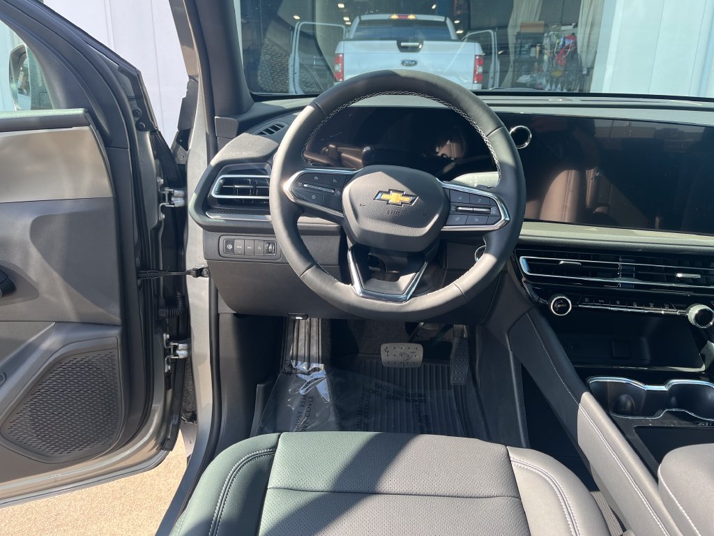 New 2027 Chevrolet Traverse LT w/ Sun and Wheel Package AWD/4WD image 13