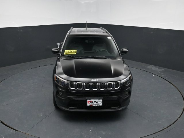 Used 2024 Jeep Compass Latitude AWD/4WD image 38