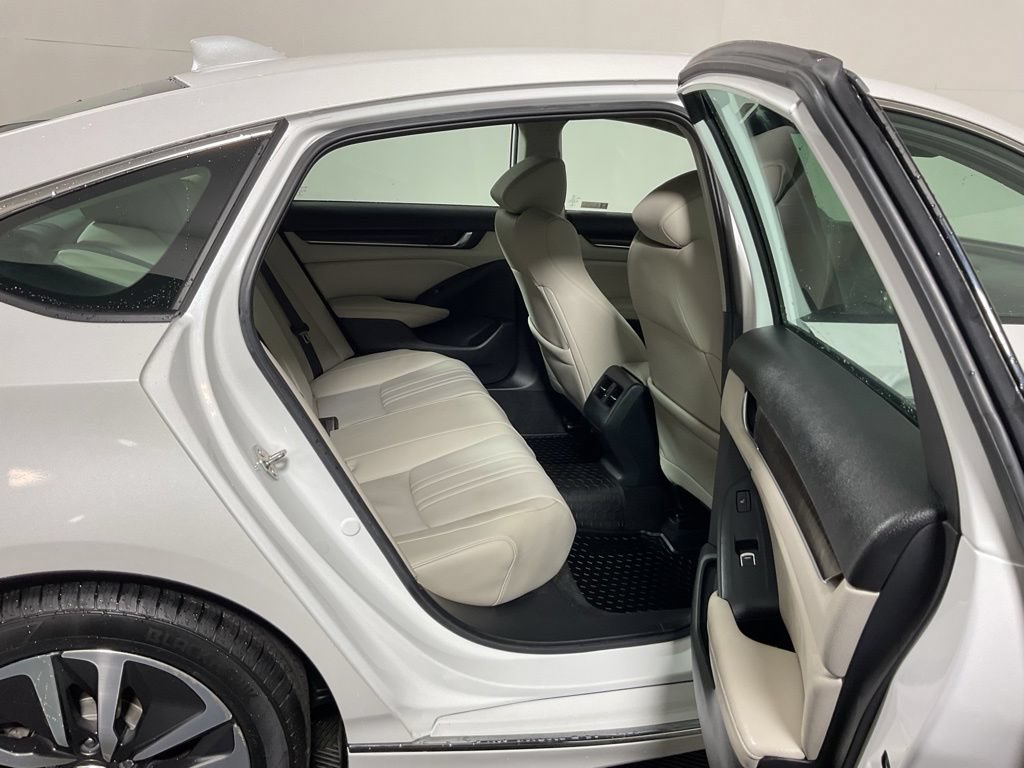 Used 2020 Honda Accord Touring image 34
