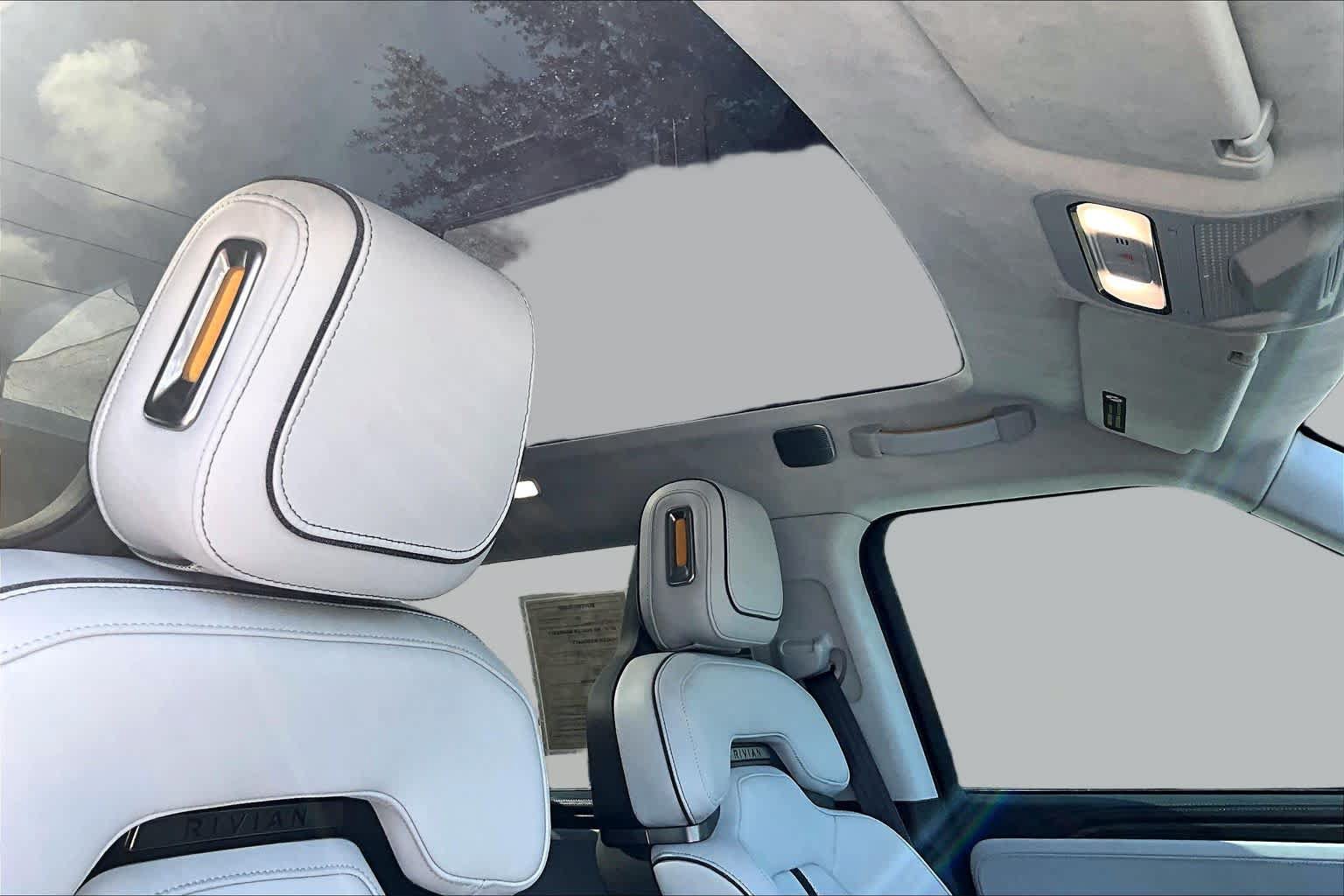 Used 2023 Rivian R1S Adventure AWD/4WD image 13