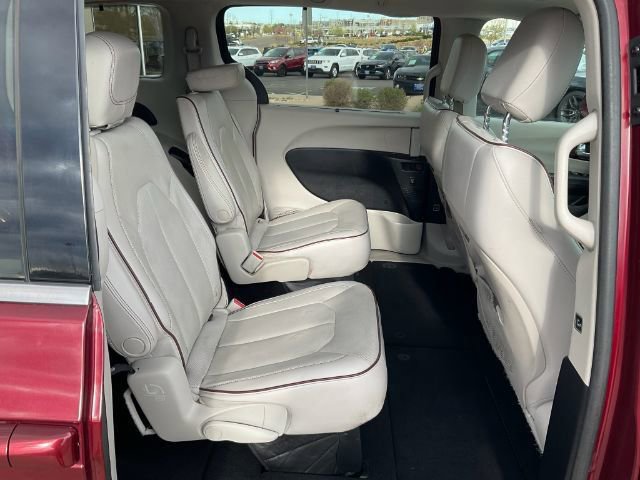 Used 2017 Chrysler Pacifica Limited FWD image 15