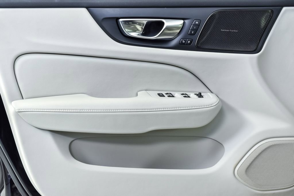 Certified 2024 Volvo V60 B5 Cross Country Plus image 8