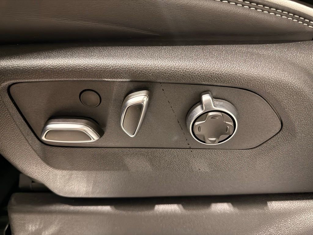 Used 2025 GMC Sierra 2500 AT4X image 15