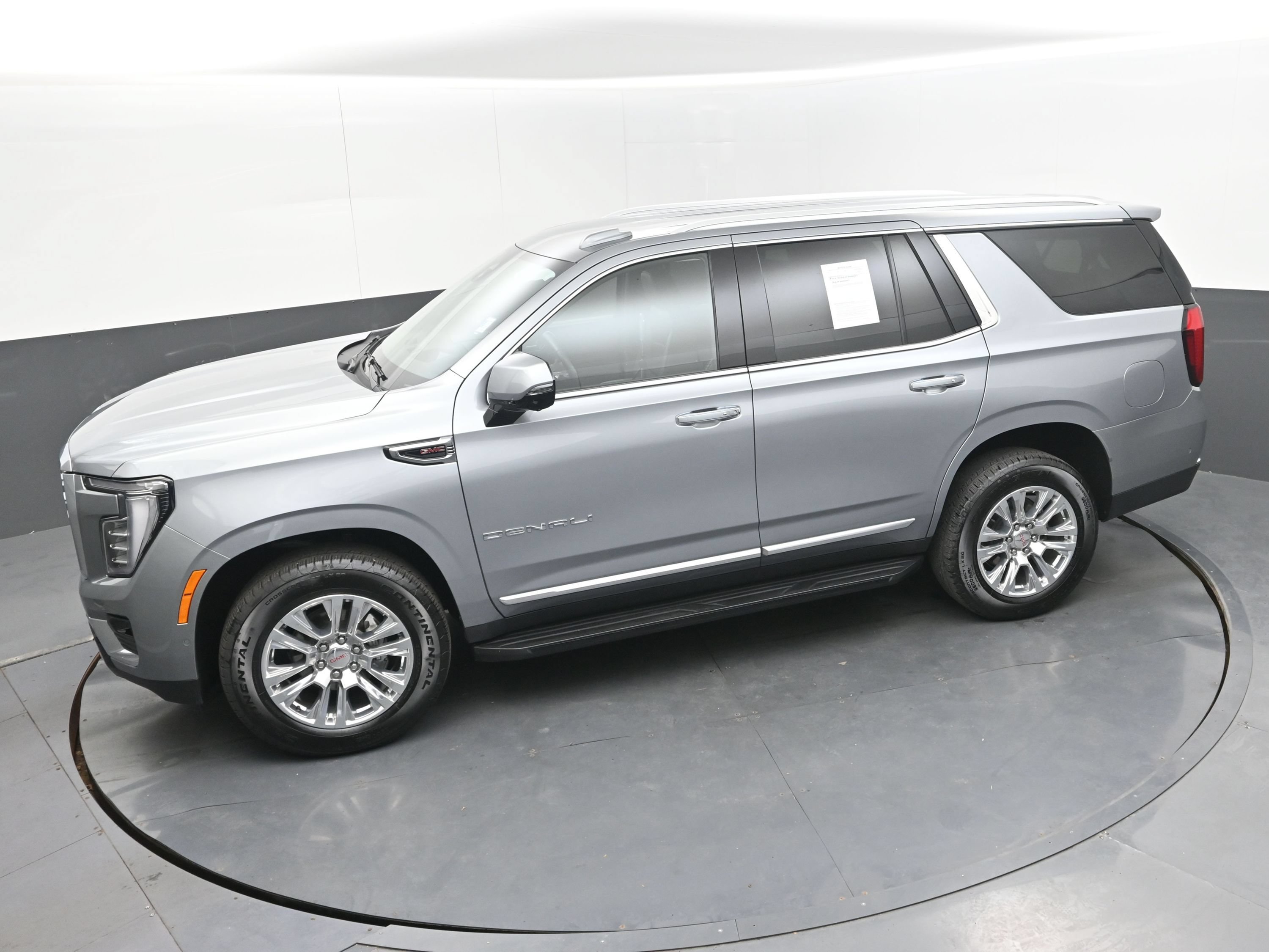 Used 2025 GMC Yukon Denali RWD image 40