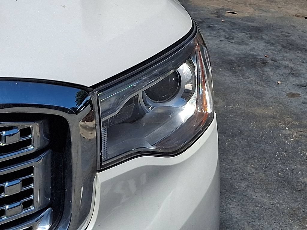 Used 2018 GMC Acadia Denali w/ Technology Package FWD image 4