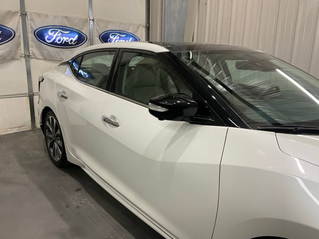 Used 2023 Nissan Maxima Platinum w/ Sport Mat Group image 4