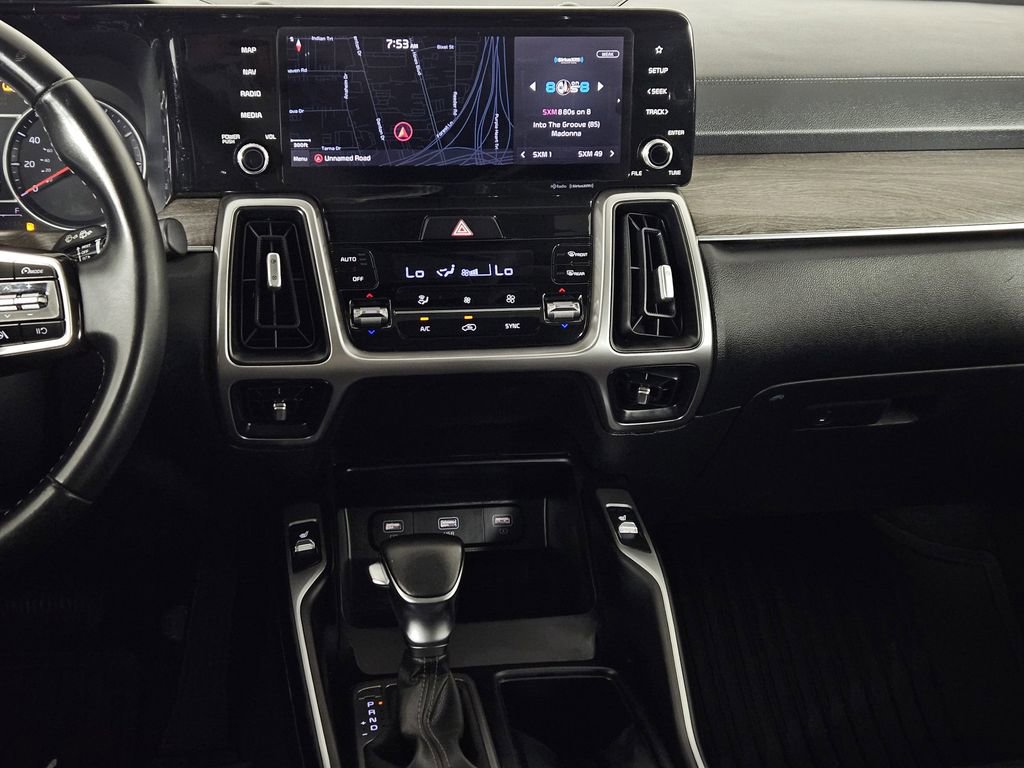Used 2022 Kia Sorento S w/ Panoramic Sunroof Package image 9