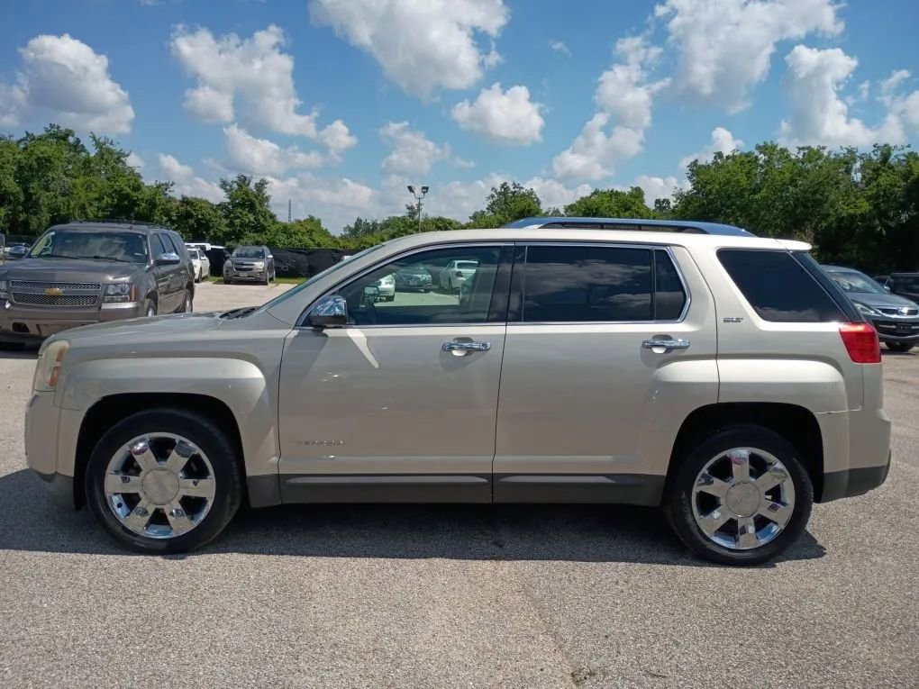 Used 2013 GMC Terrain SLT FWD image 2