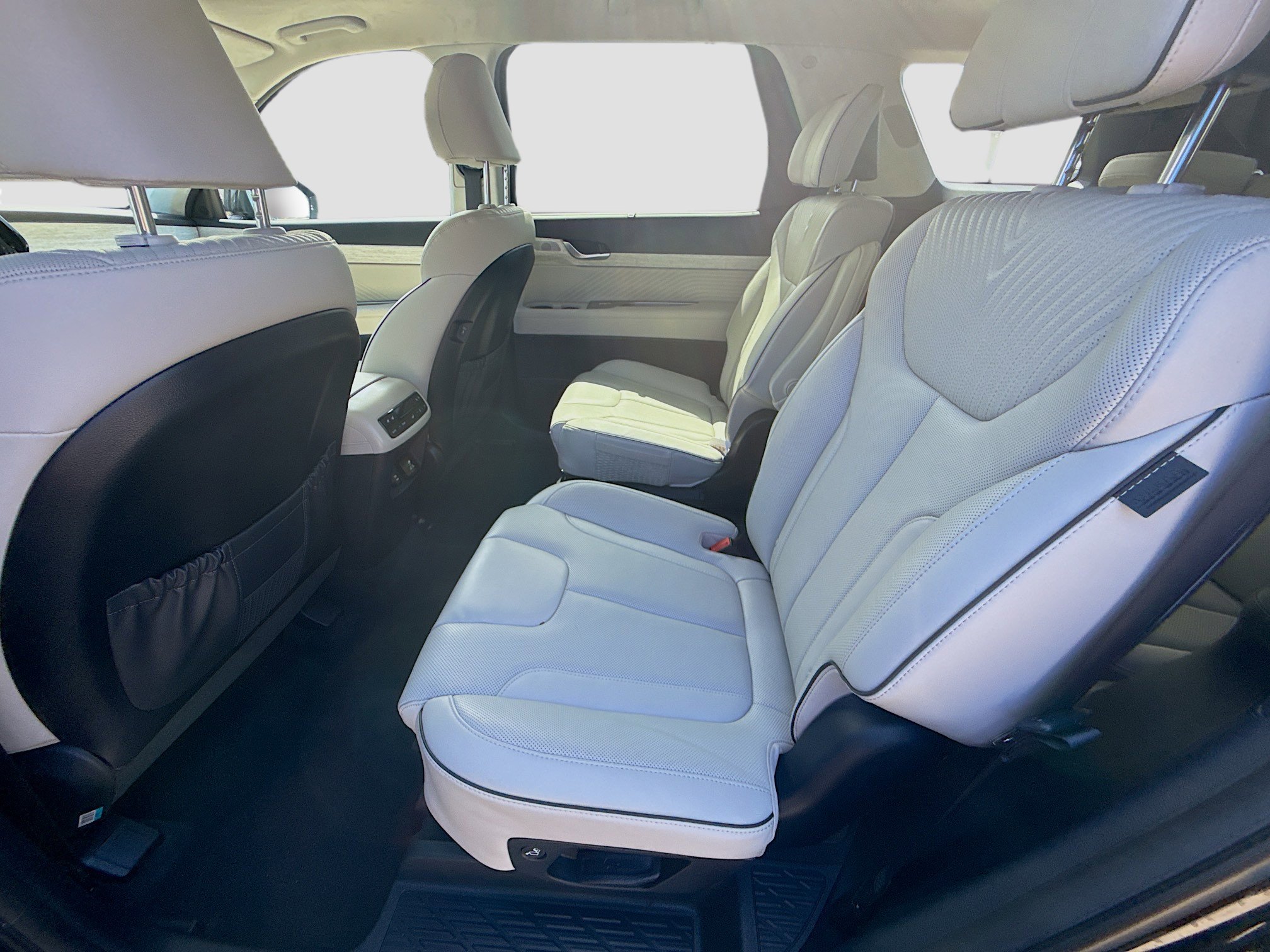 Used 2024 Hyundai Palisade Calligraphy image 21