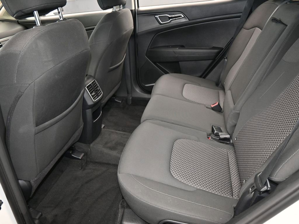Used 2023 Kia Sportage LX image 32