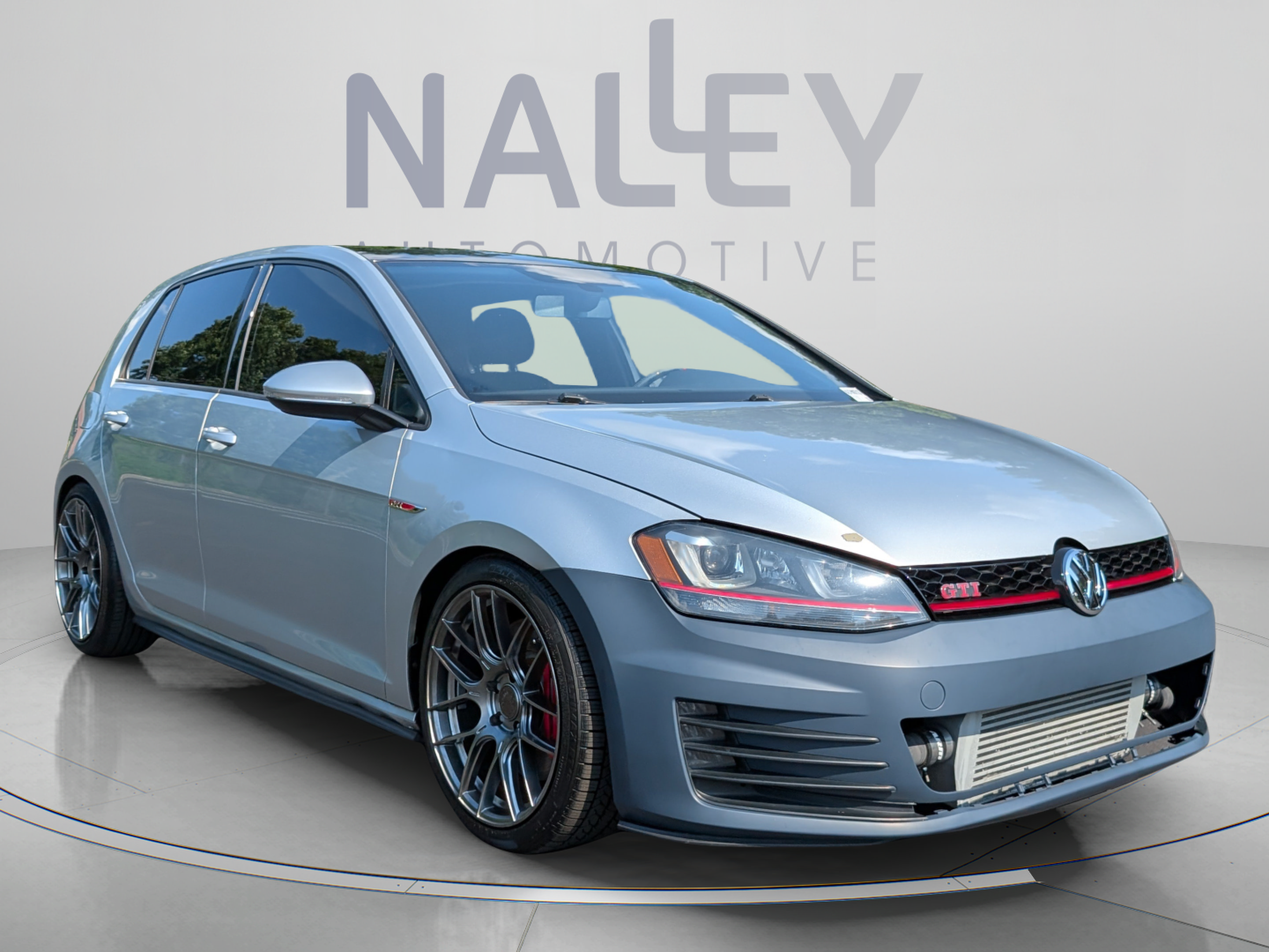 Used 2017 Volkswagen Golf 4-Door FWD image 7