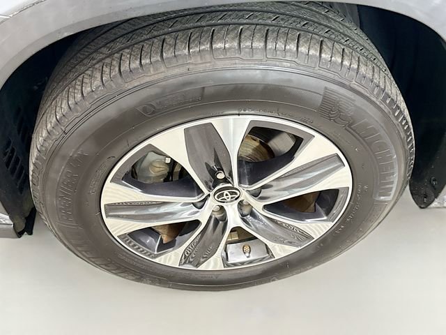 Used 2022 Toyota Highlander XLE image 33