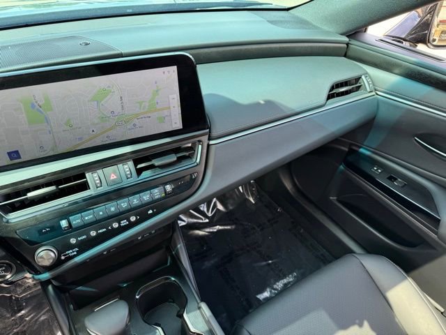 Used 2025 Lexus ES 300h w/ Premium Package FWD image 25