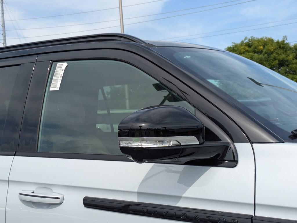 New 2026 Lincoln Navigator L Black Label AWD/4WD image 12
