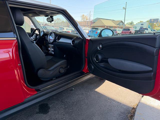Used 2010 MINI Cooper Hardtop FWD image 11