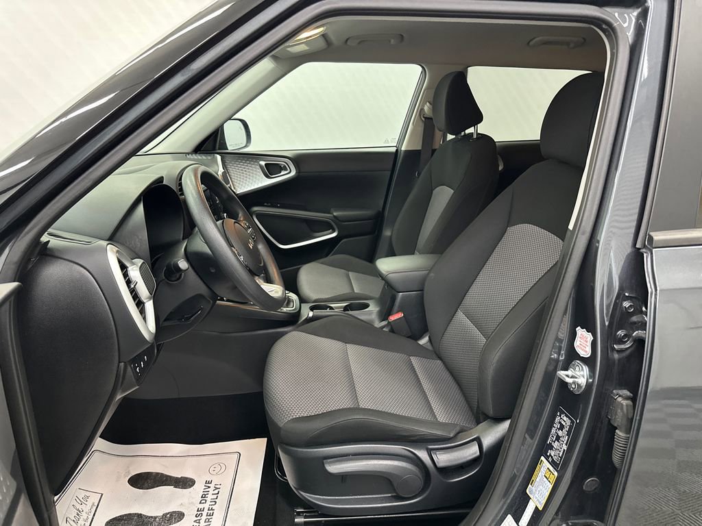 Used 2024 Kia Soul LX w/ Option Group 015 FWD image 9