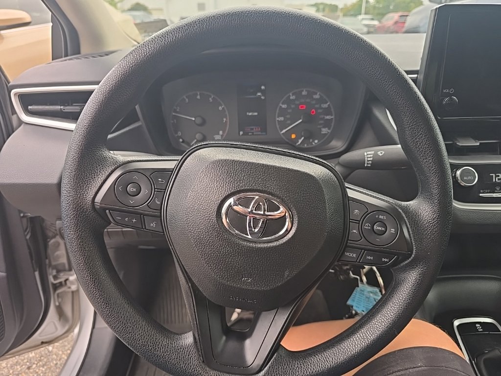 Used 2025 Toyota Corolla LE FWD image 14