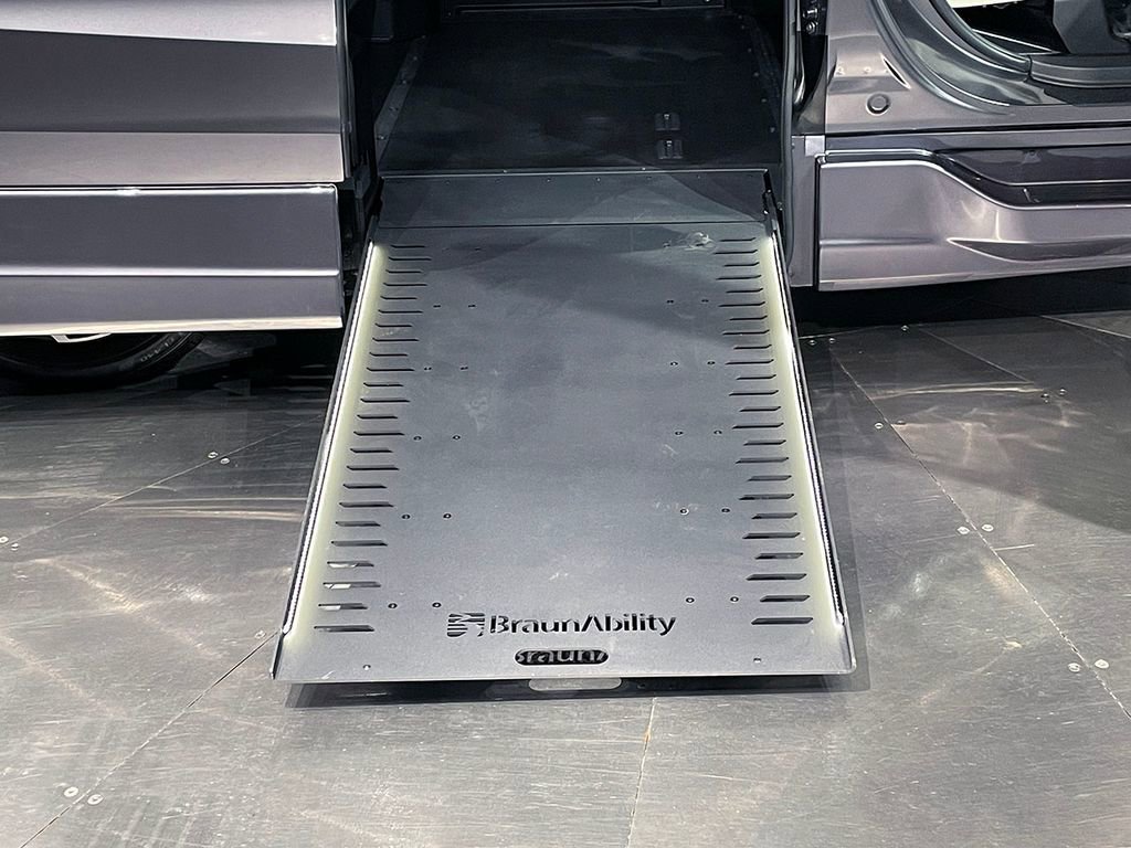 Used 2026 Honda Odyssey EX-L image 24