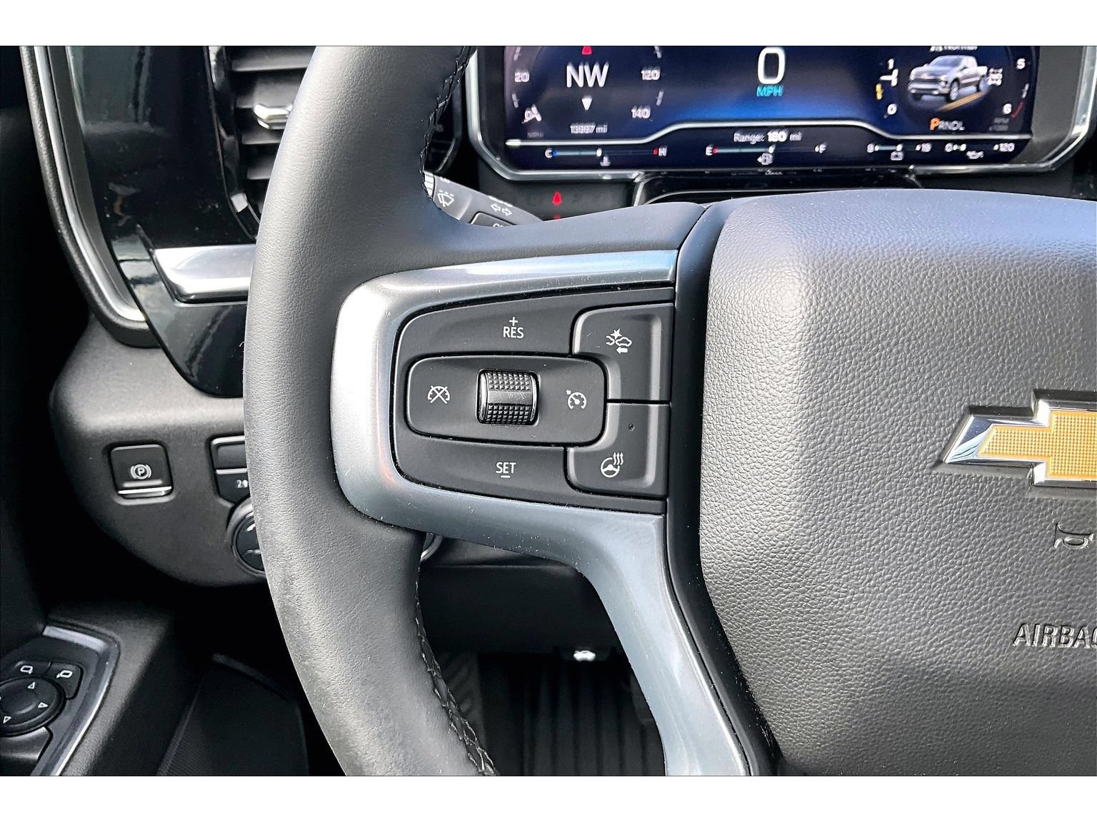 Used 2024 Chevrolet Silverado 1500 LT AWD/4WD image 10