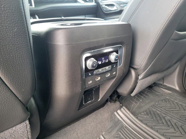 Used 2021 GMC Yukon Denali w/ Denali Premium Package image 30