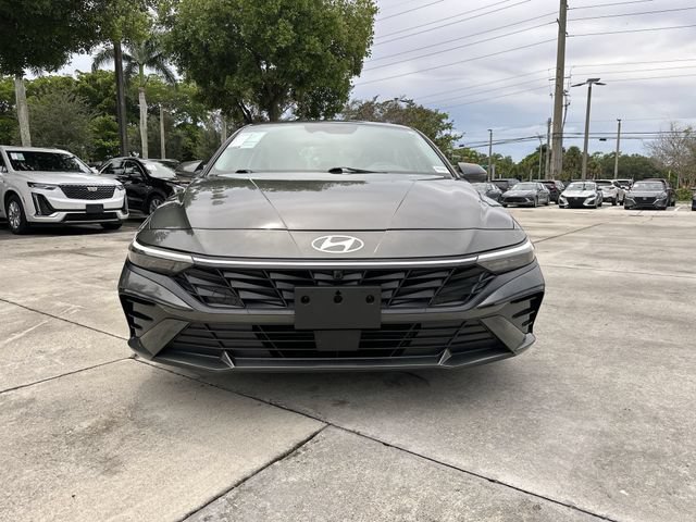 Used 2024 Hyundai Elantra Limited FWD image 19