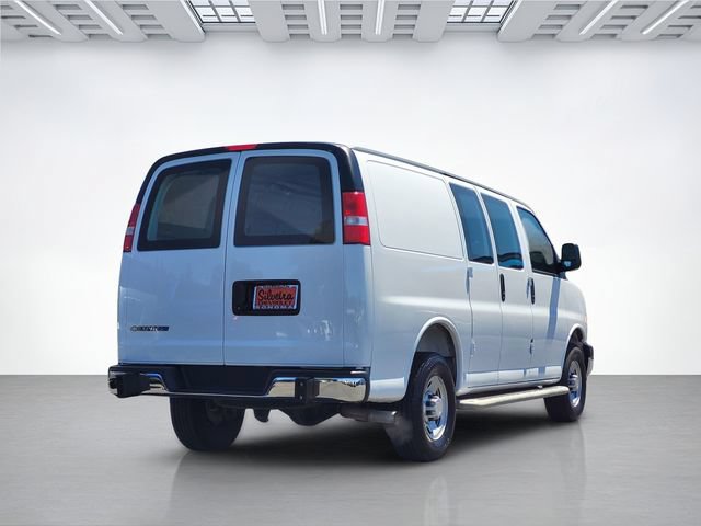 Used 2025 Chevrolet Express 2500 w/ Driver Convenience Package RWD image 4
