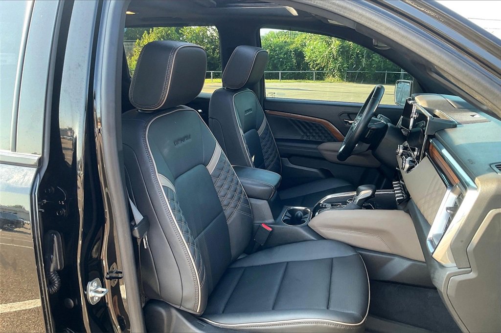 Used 2023 GMC Canyon Denali image 7