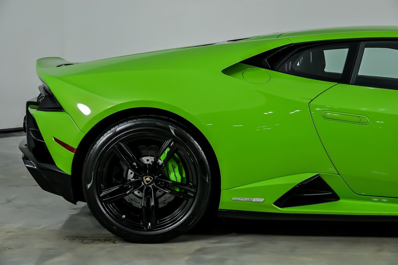 Used 2022 Lamborghini Huracan EVO RWD image 13
