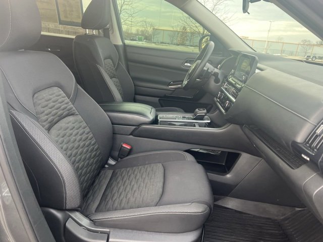 Used 2022 Nissan Pathfinder S image 30