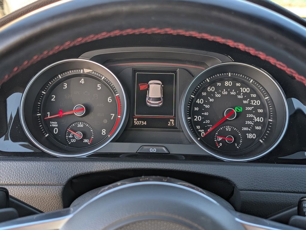 Used 2018 Volkswagen GTI SE image 21