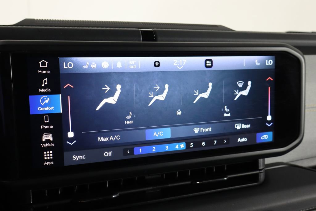 Used 2025 Jeep Wrangler Unlimited Sahara image 32