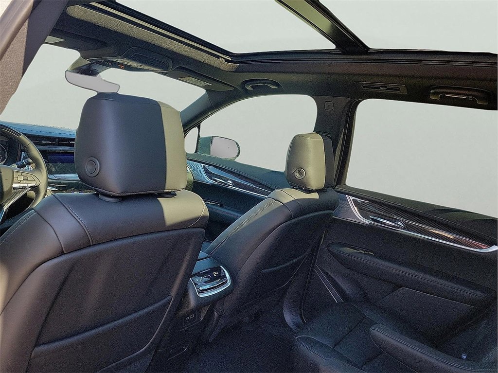New 2025 Cadillac XT6 Sport w/ Technology Package image 12