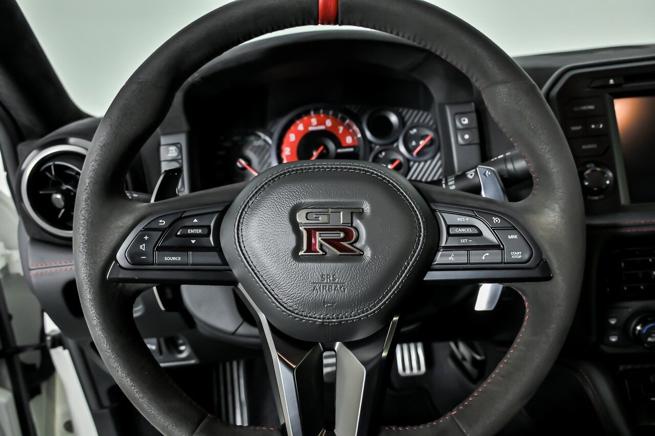 Used 2020 Nissan GT-R NISMO AWD/4WD image 26
