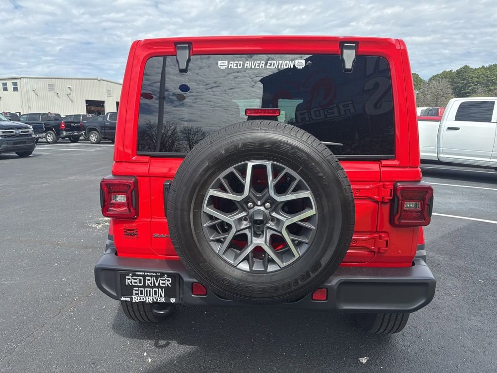 Used 2025 Jeep Wrangler Sahara image 6