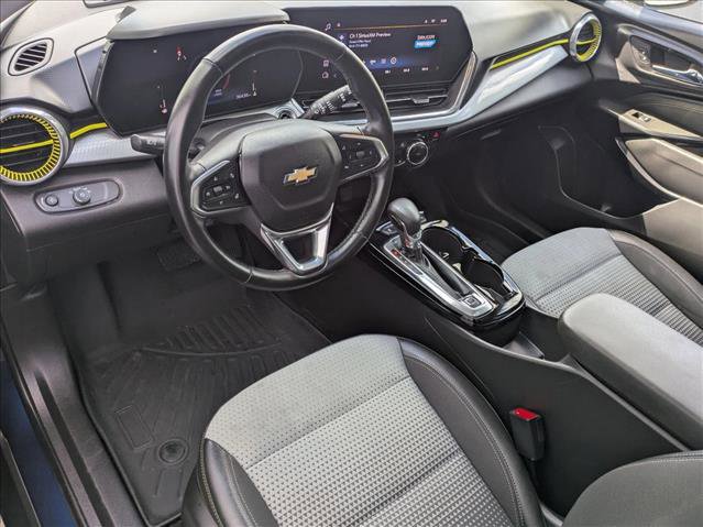 Used 2024 Chevrolet Trax LT w/ Sunroof Package FWD image 10