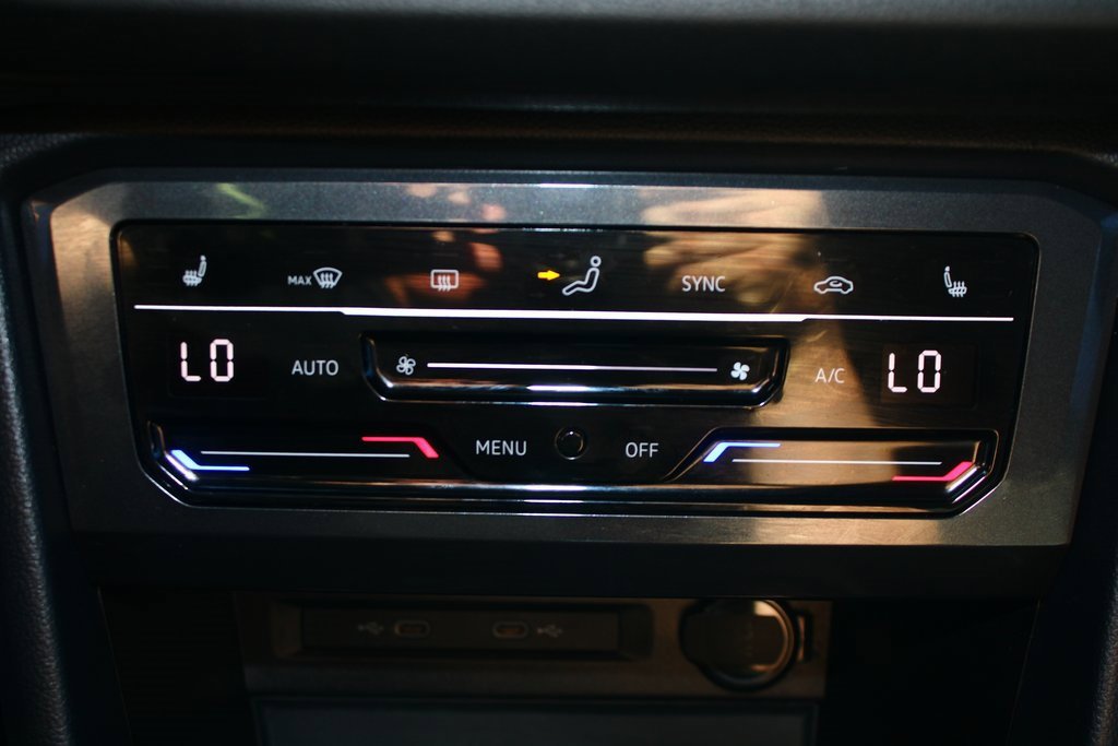 Used 2023 Volkswagen Tiguan SEL R-Line image 19