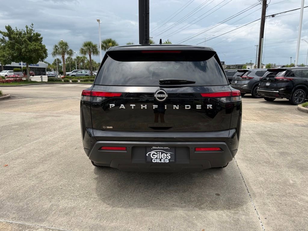 Used 2025 Nissan Pathfinder S FWD image 4