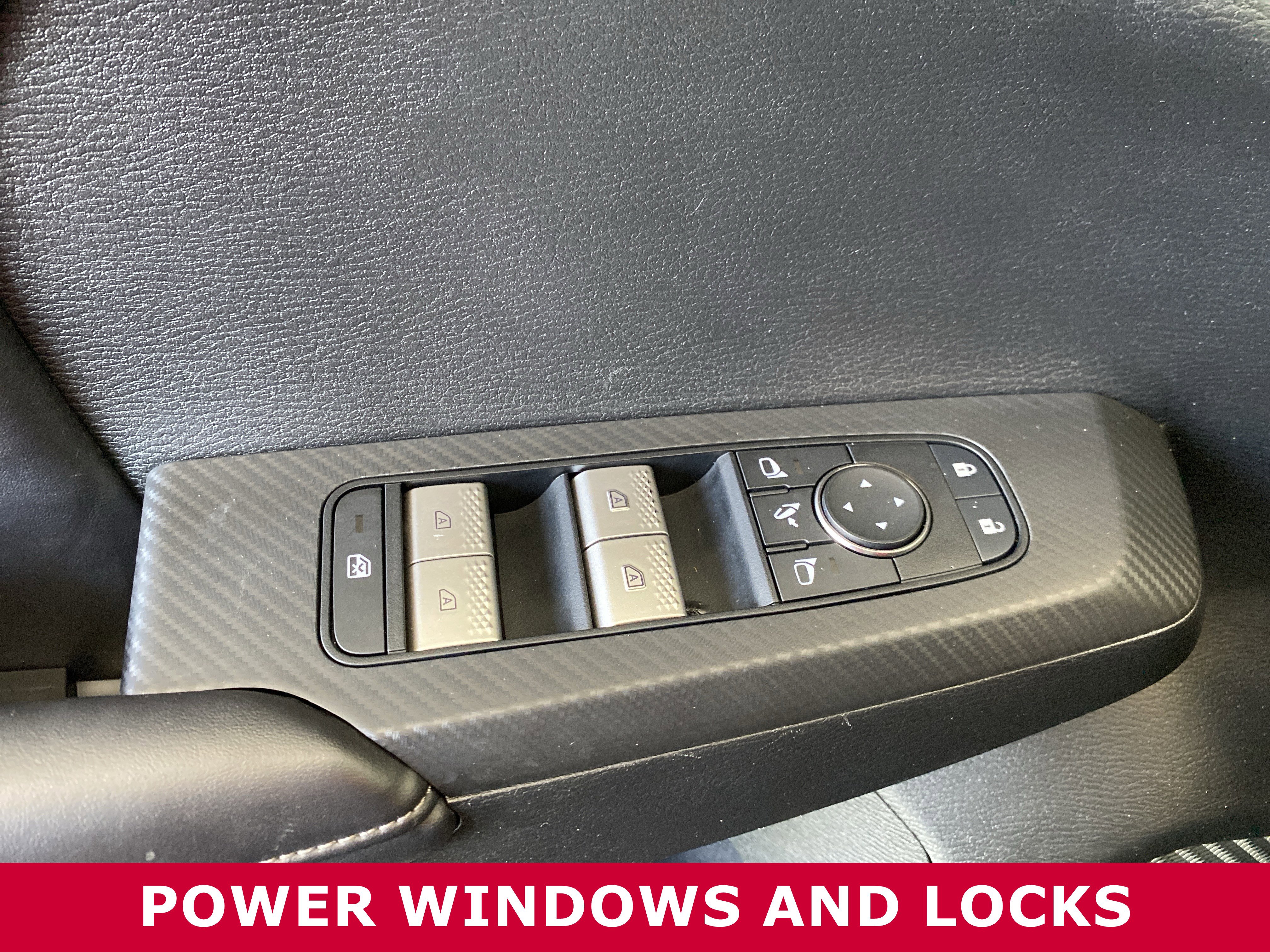 Used 2023 Mitsubishi Outlander SE image 9