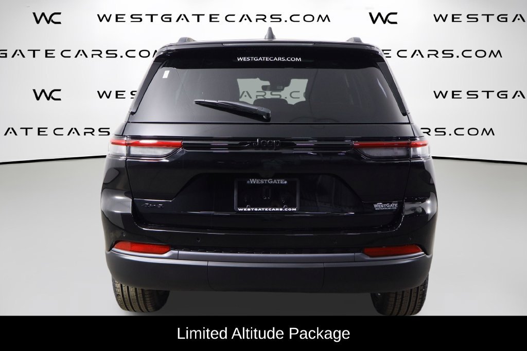 New 2026 Jeep Grand Cherokee Limited w/ Limited Altitude Package AWD/4WD image 4
